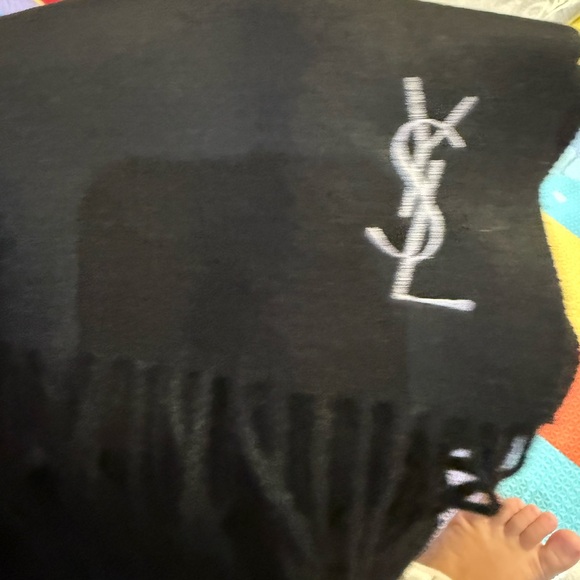 Ysl scarf - Picture 8 of 8